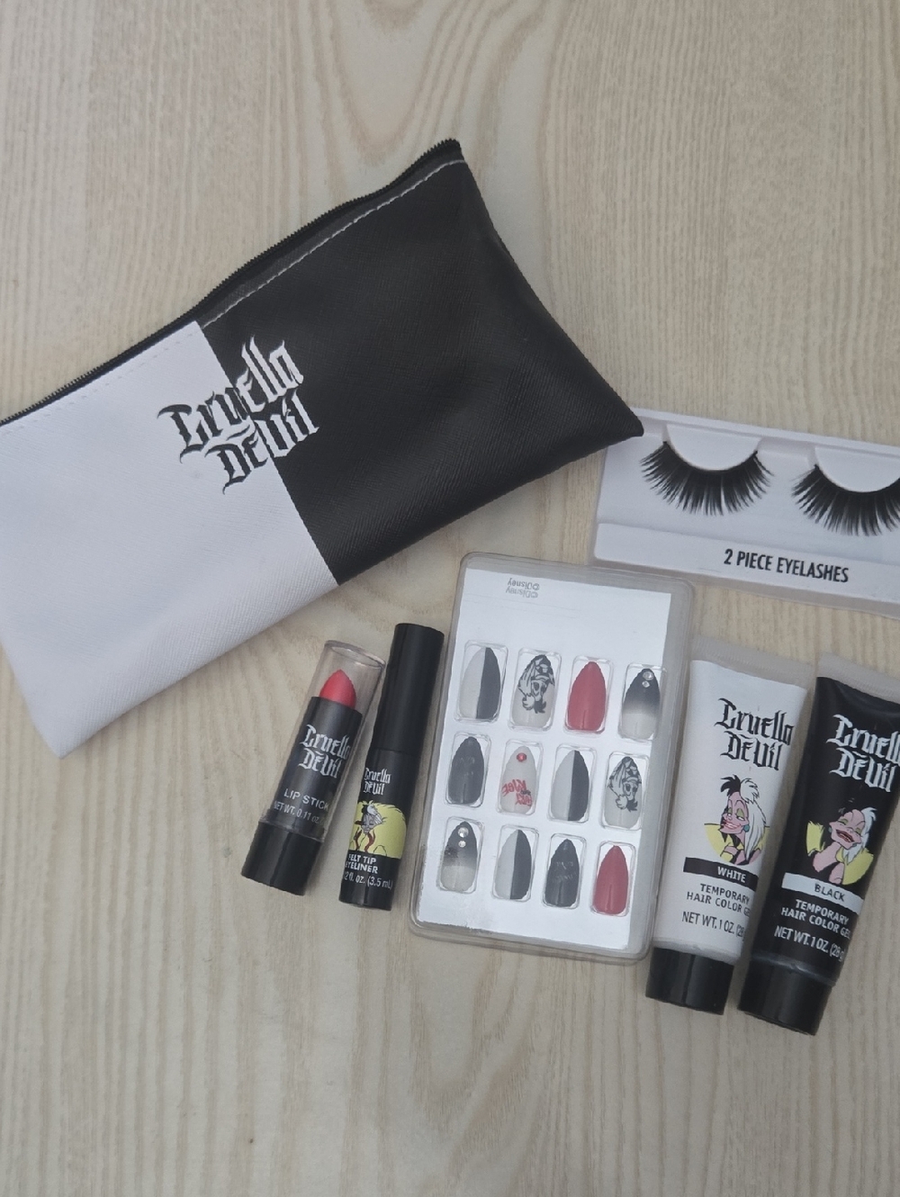Cruella De Vil Black & White Makeup Bag + Lipstick & Nail Set